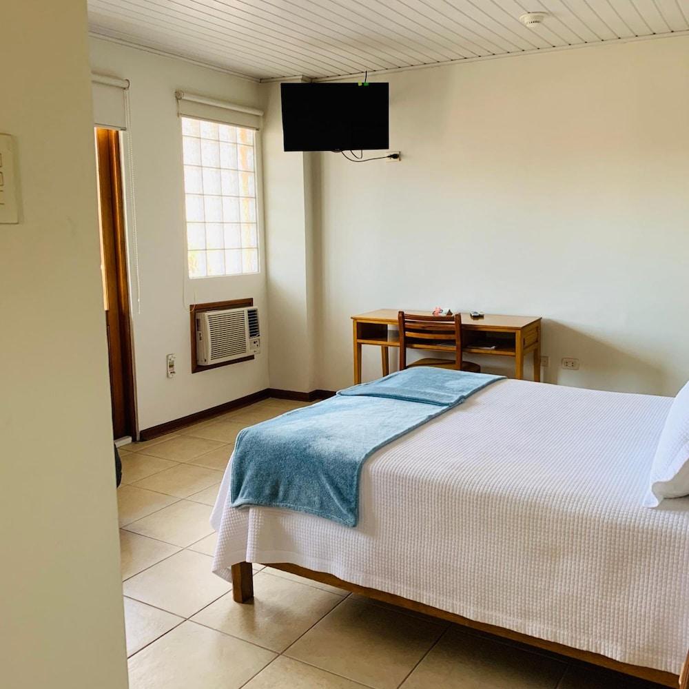 איקיטוס Hotel Acosta מראה חיצוני תמונה