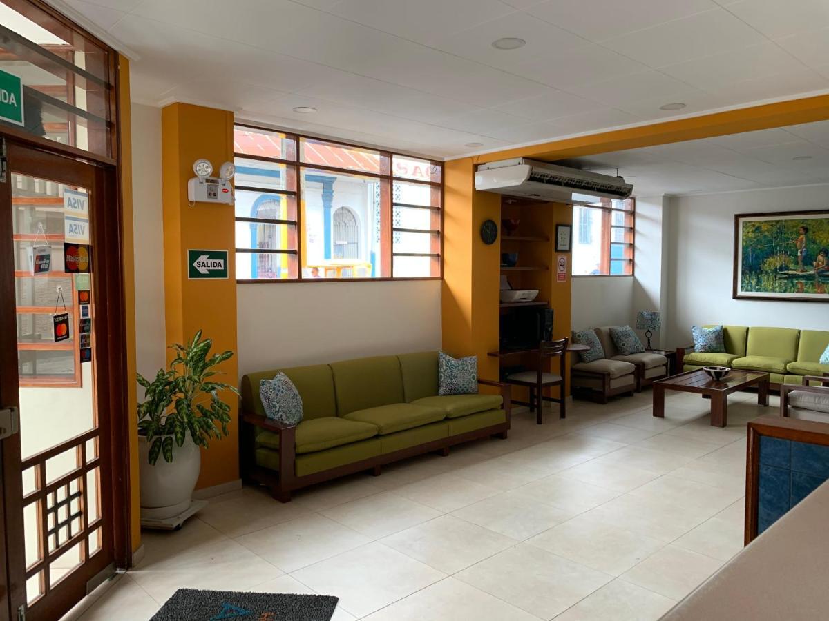 איקיטוס Hotel Acosta מראה חיצוני תמונה
