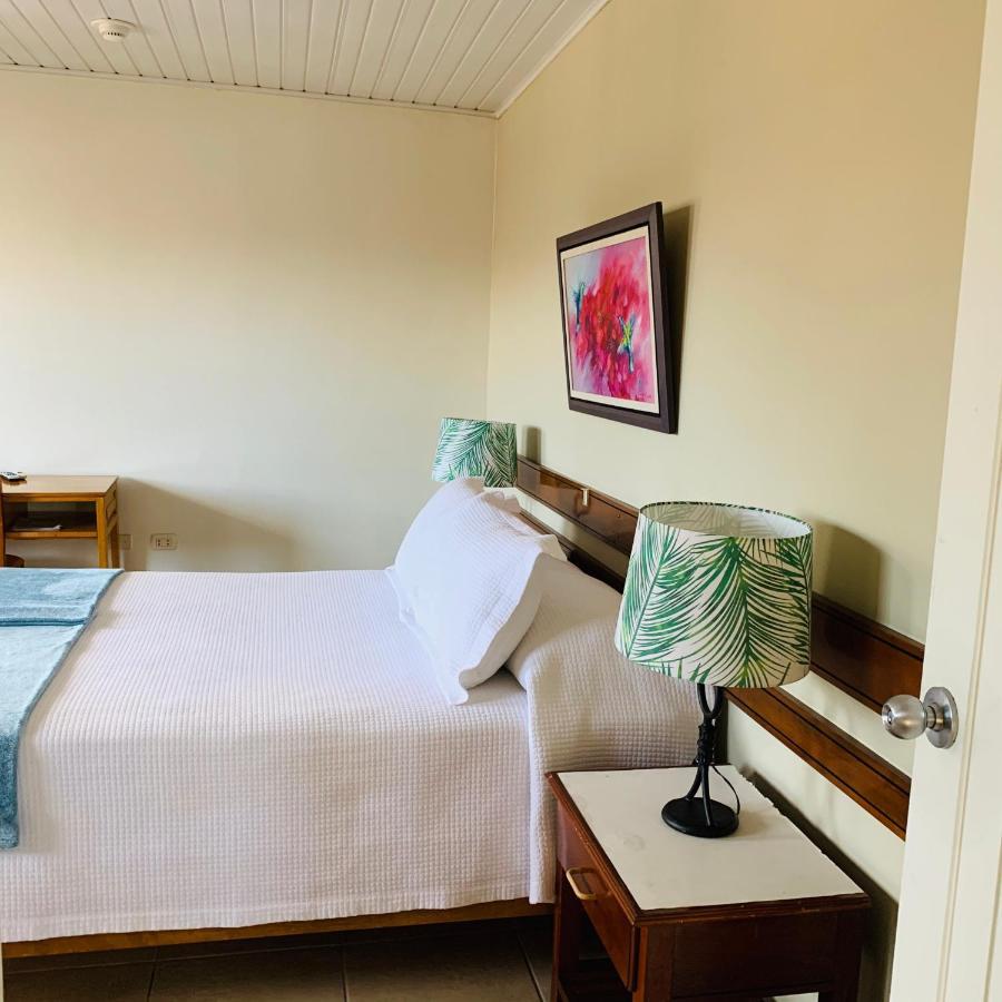 איקיטוס Hotel Acosta מראה חיצוני תמונה