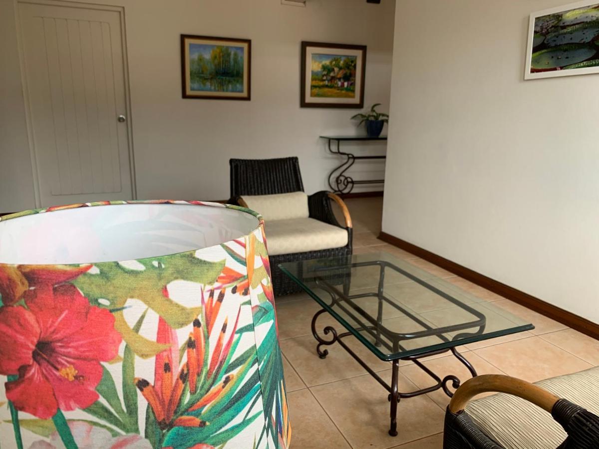 איקיטוס Hotel Acosta מראה חיצוני תמונה